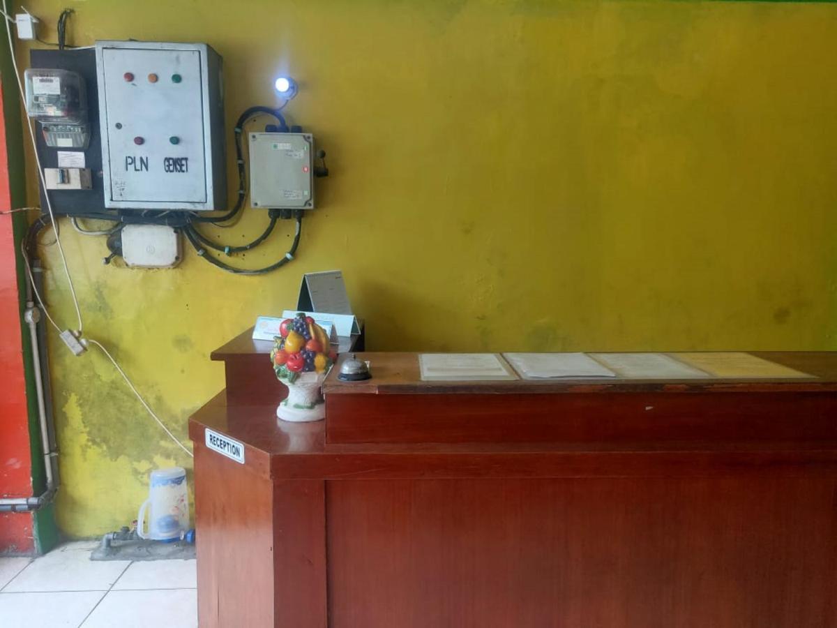 Oyo 90041 Hotel Sinar Lumayan Syariah 巴厘巴板 外观 照片
