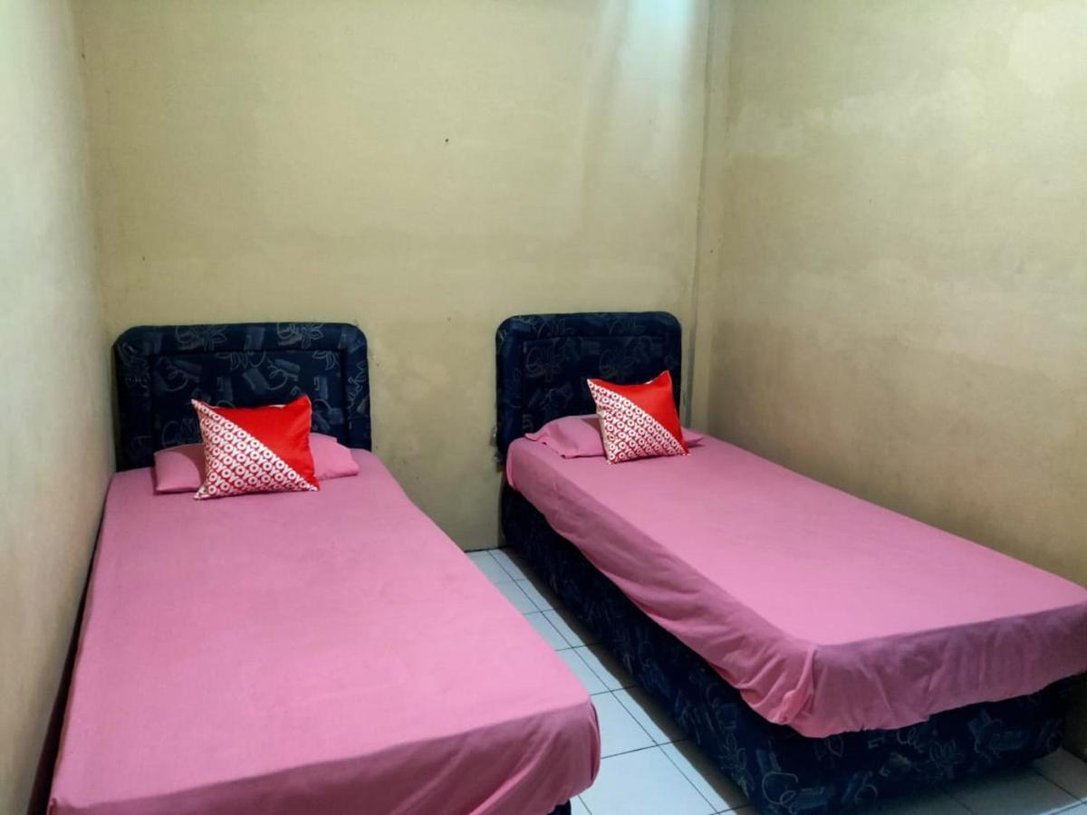 Oyo 90041 Hotel Sinar Lumayan Syariah 巴厘巴板 外观 照片